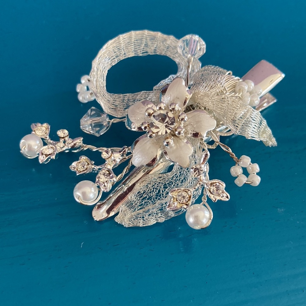 Alfred Angelo silver alligator hair clip